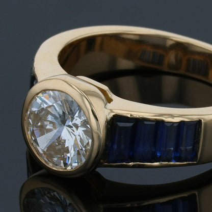 Diamond, sapphires and gold ring