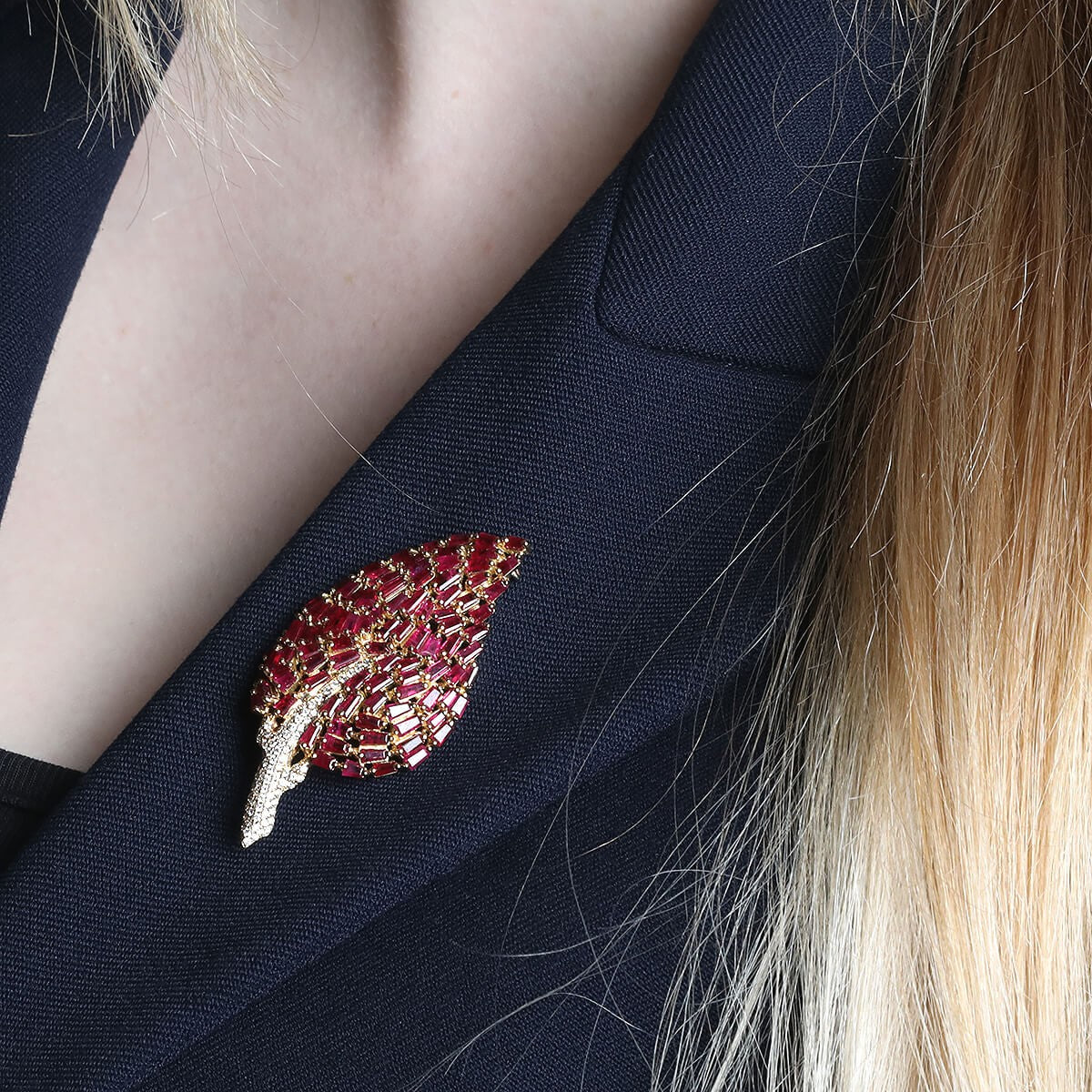Diamonds, rubies and gold brooch