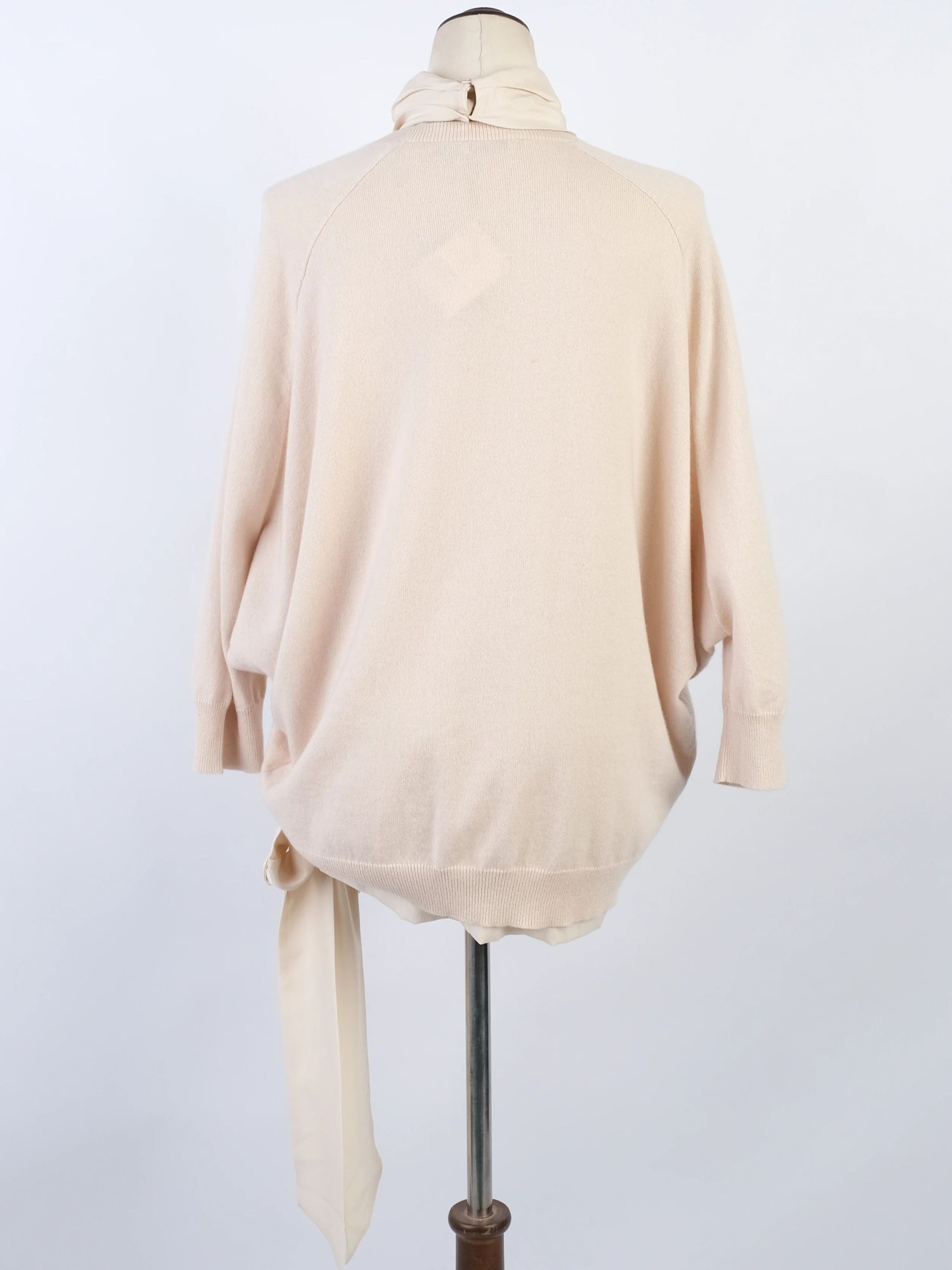 NEW Brunello Cucinelli Pink Cashmere Turtleneck Size M with Knot Detail