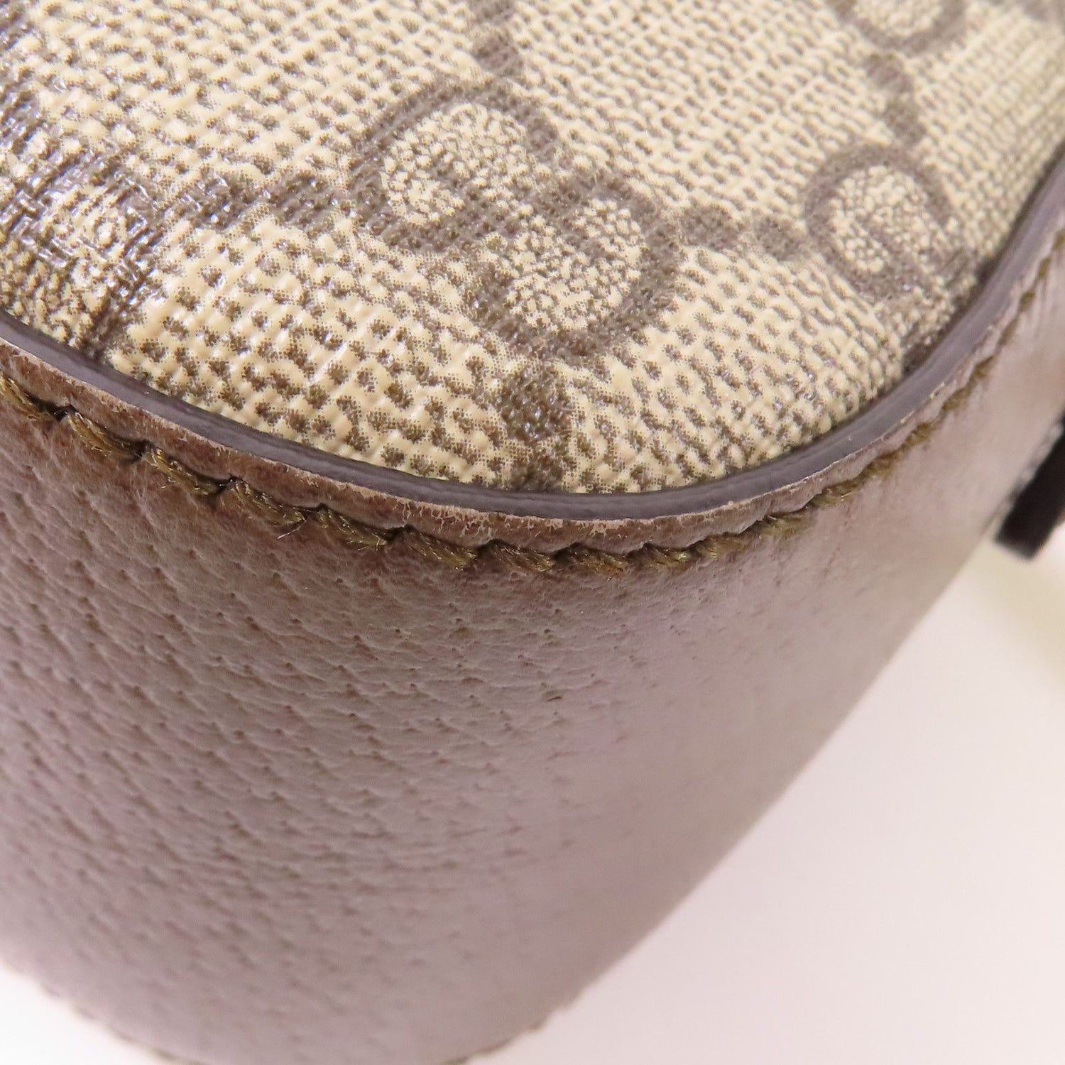 Gucci Neo Vintage Messenger, GG Supreme