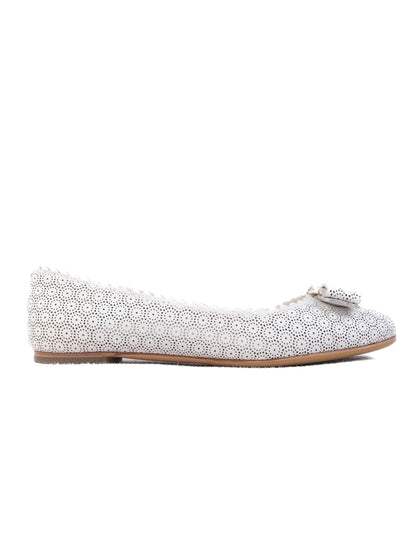 Excellent Salvatore Ferragamo White Leather Flats Size 36.5