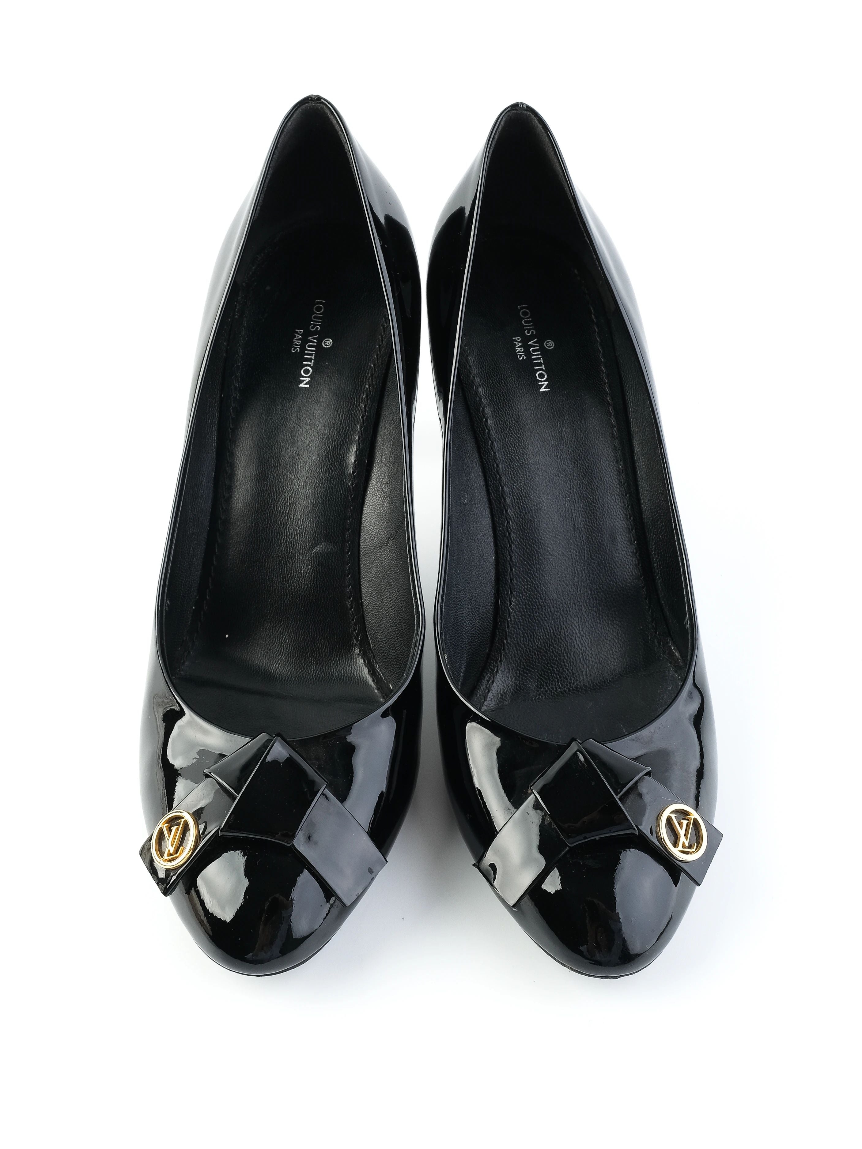 Excellent Louis Vuitton Black Patent Leather High-Heeled Shoes with Bow