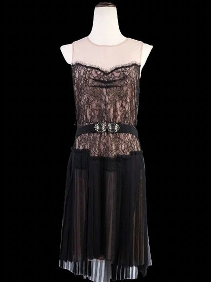 Excellent BCBGMaxazria Black Lace Dress XS with Pleated Skirt