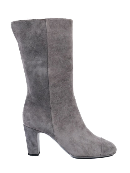 Excellent Chanel Gray Leather Boots Size 38 with Stylish Mid-Heel