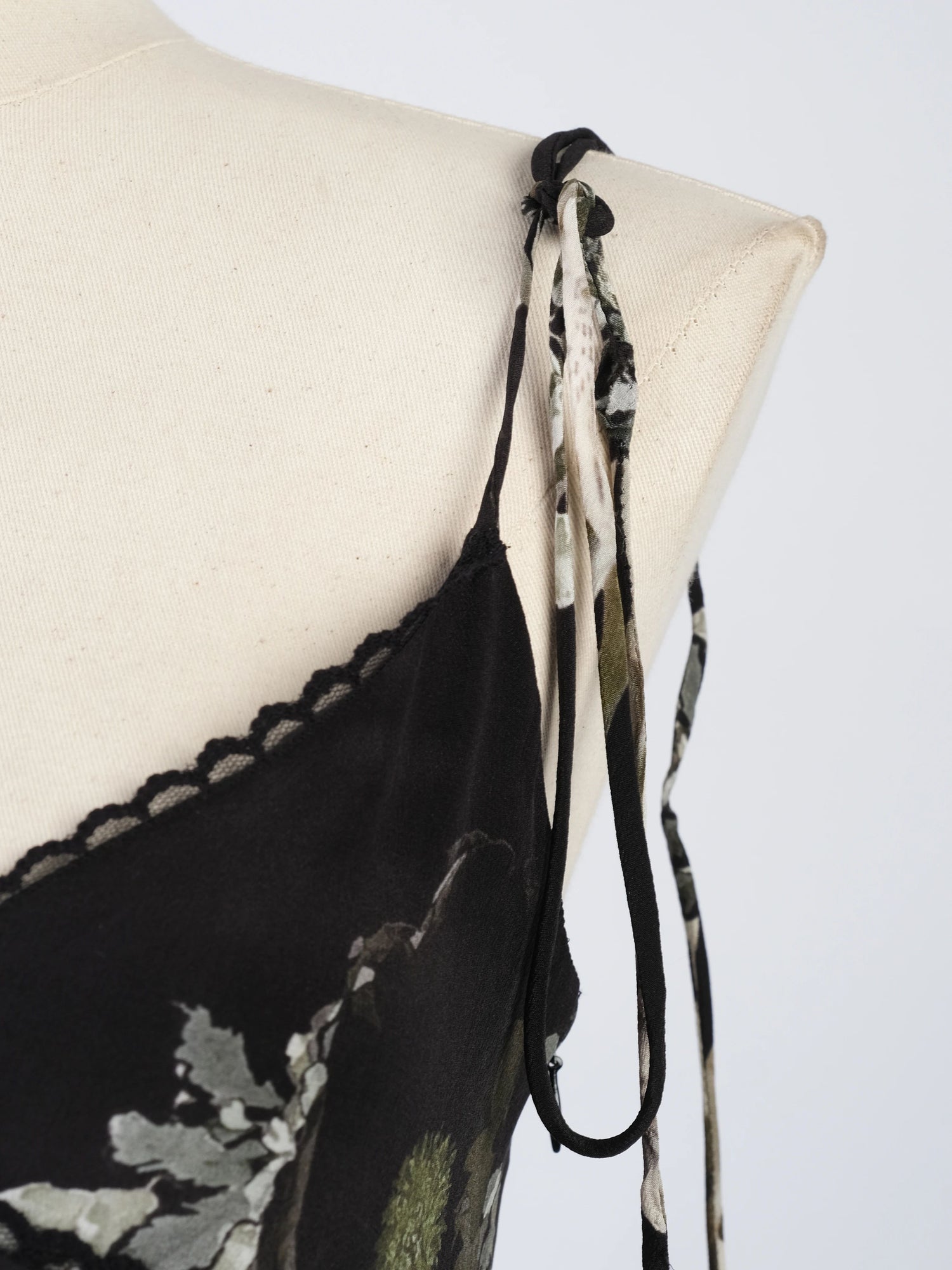 Excellent Athena Procopiou Floral Silk Dress Size M - Black &amp; White