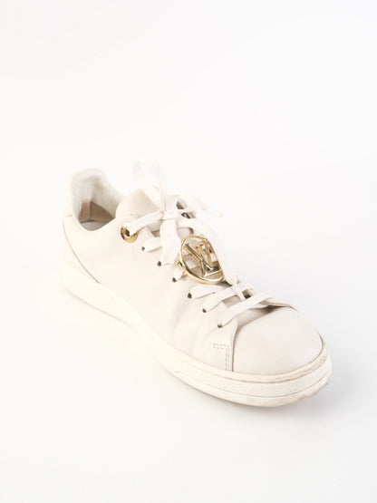 Excellent Louis Vuitton White Leather Sneakers Size 35 with Logo