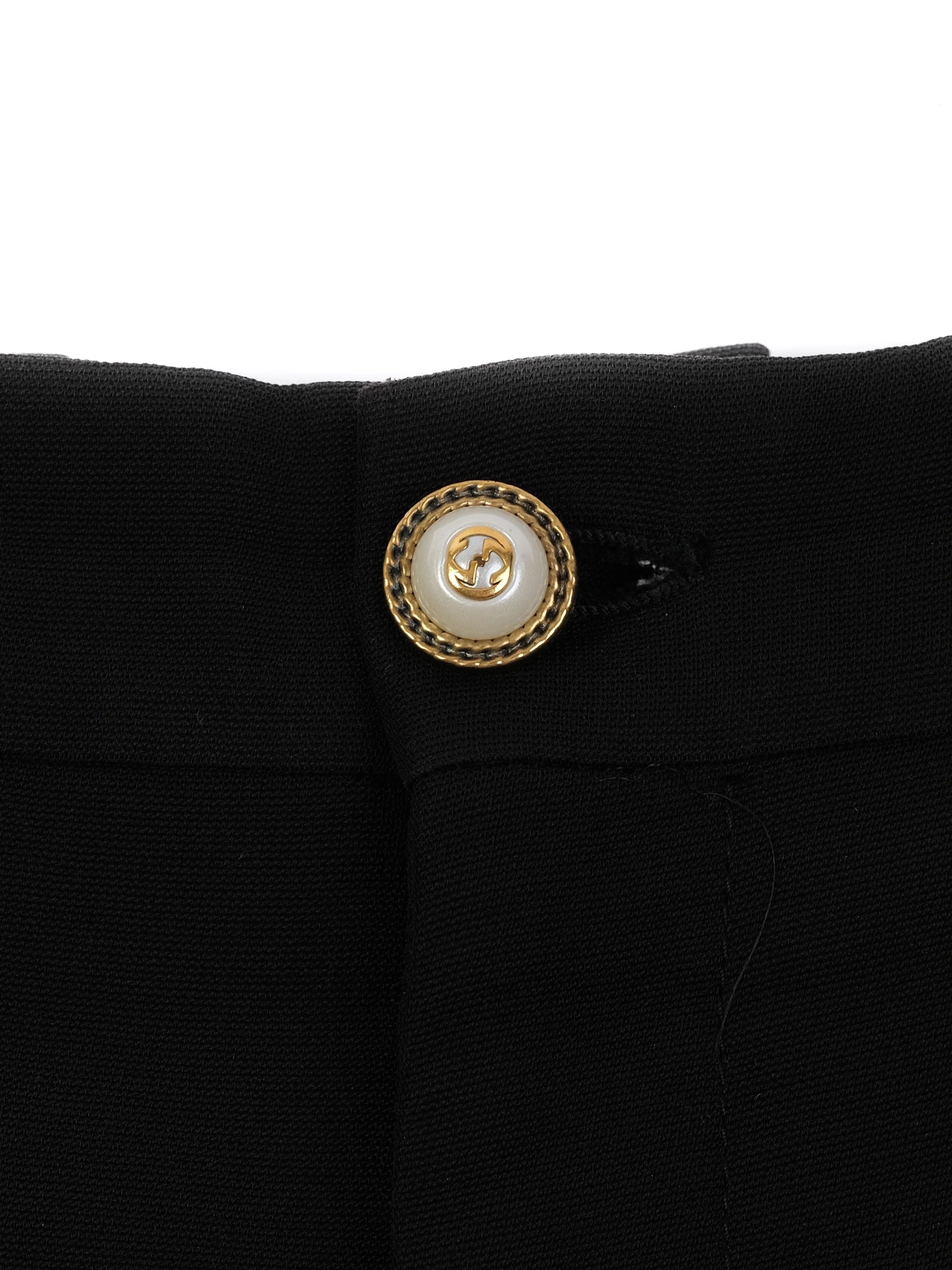 Excellent Gucci Black Wool Shorts for Women Made in Italy