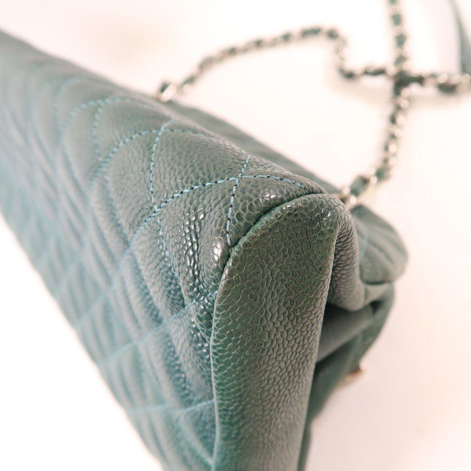 Chanel Green Cowhide Leather Chain Shoulder Silver Chain Shoulder Back Bag Calfskin (cowhide)