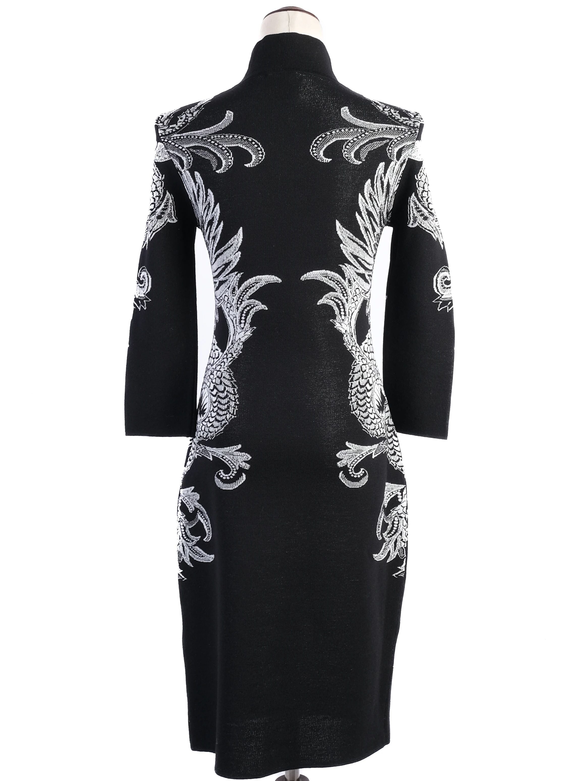 Excellent Roberto Cavalli Black Knit Dress M with Intricate White Patterns