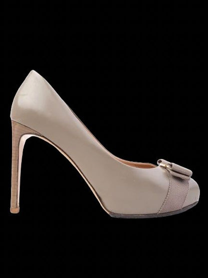 Excellent Salvatore Ferragamo Gray Leather High Heels Size 36.5