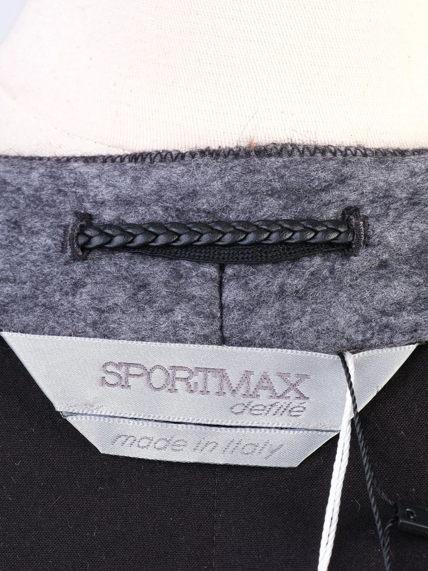 Excellent Sportmax Gray Wool Coat Size M with Textured Pattern