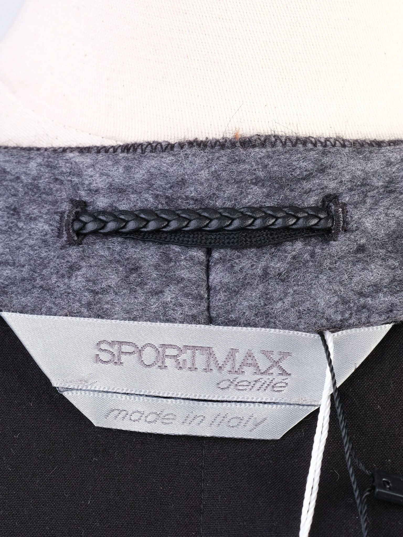 Excellent Sportmax Gray Wool Coat Size M with Textured Pattern
