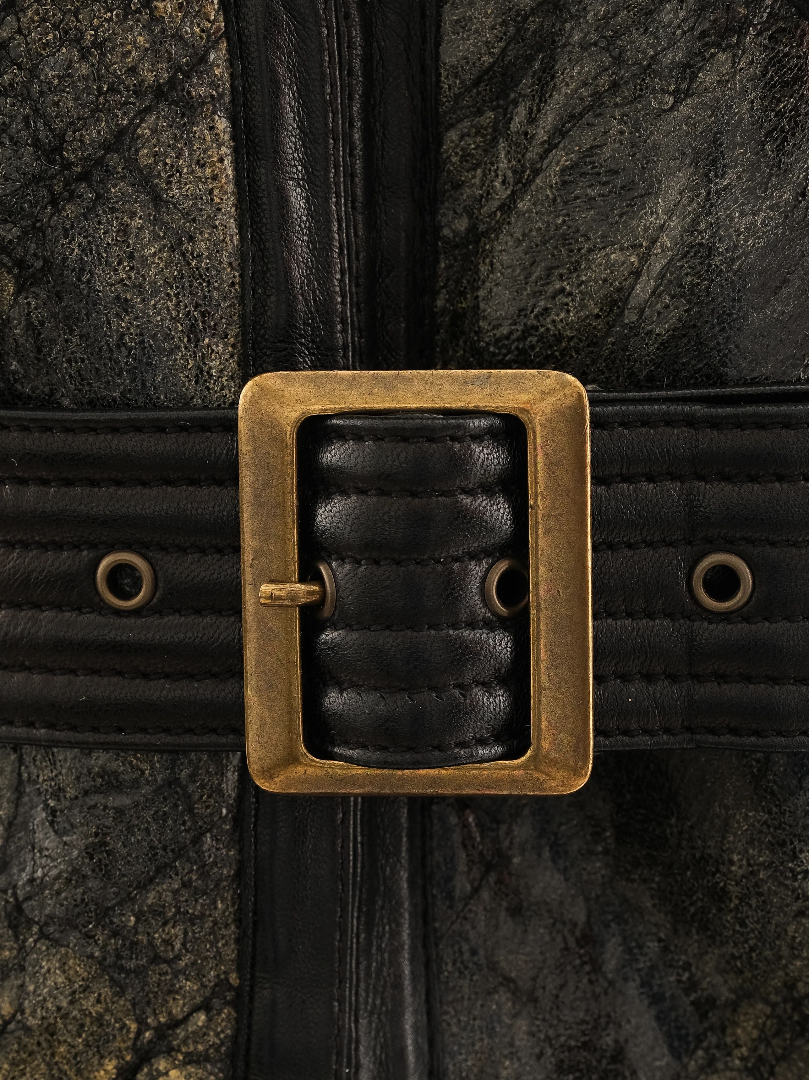 Excellent Black Leather Sleeveless Vest Size L with Fluffy Texture