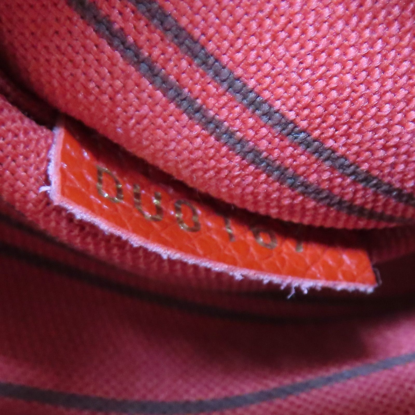 Louis Vuitton Pochette Metis, Empreinte