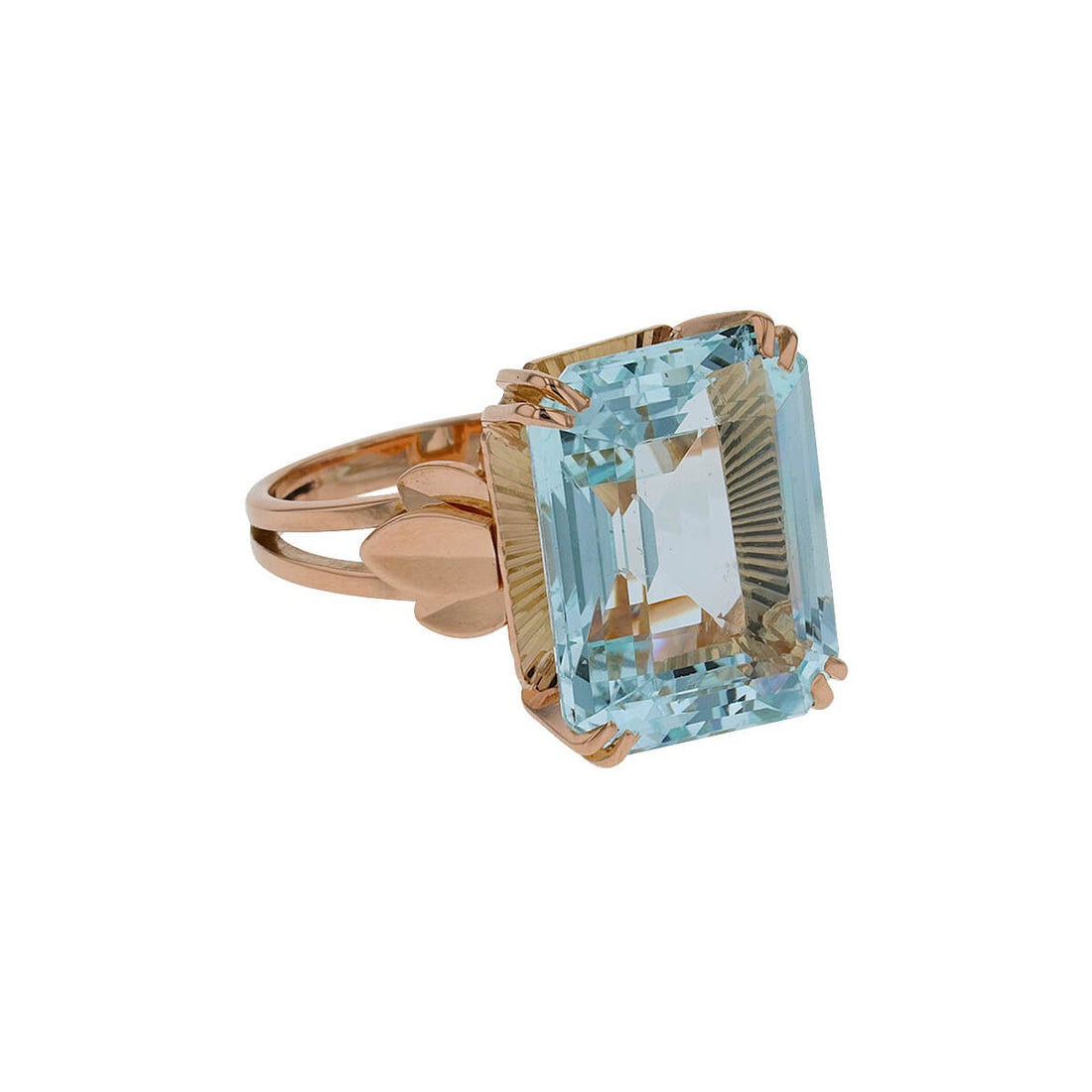 Gold and aquamarine ring