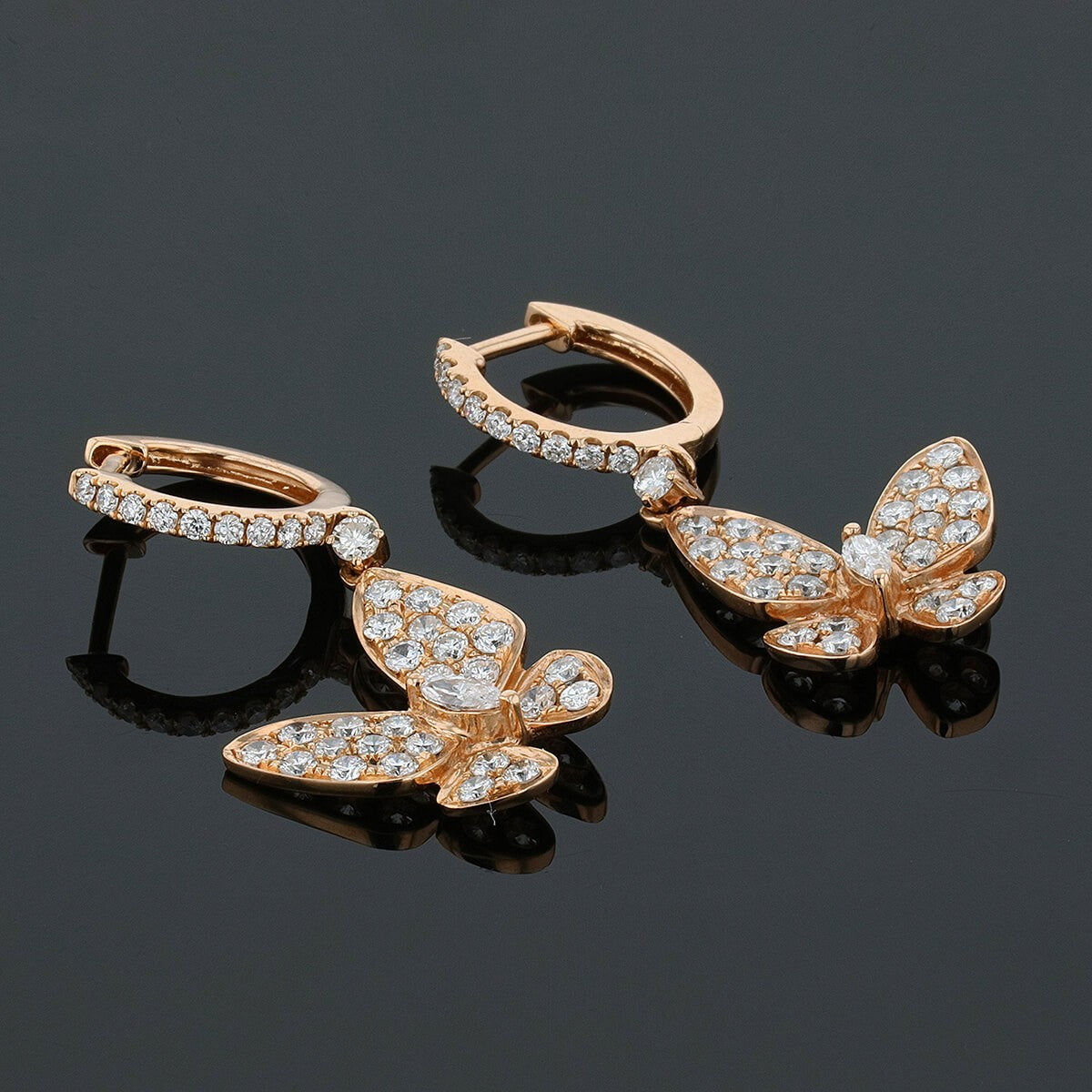 Gold and diamonds earrings