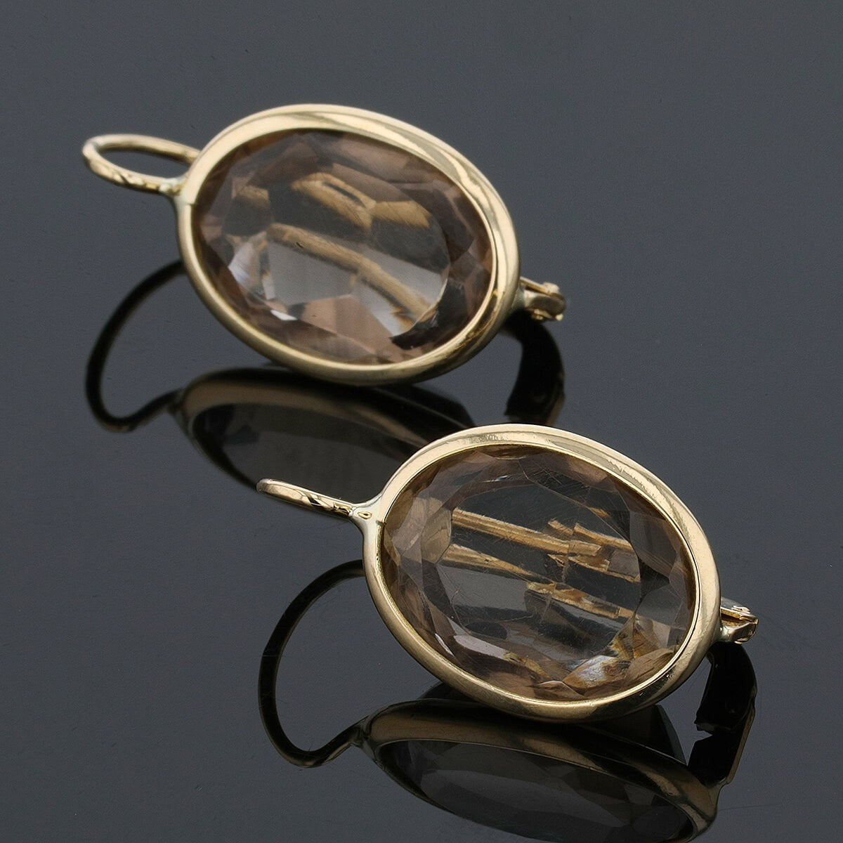 Gold and quartz earrings
