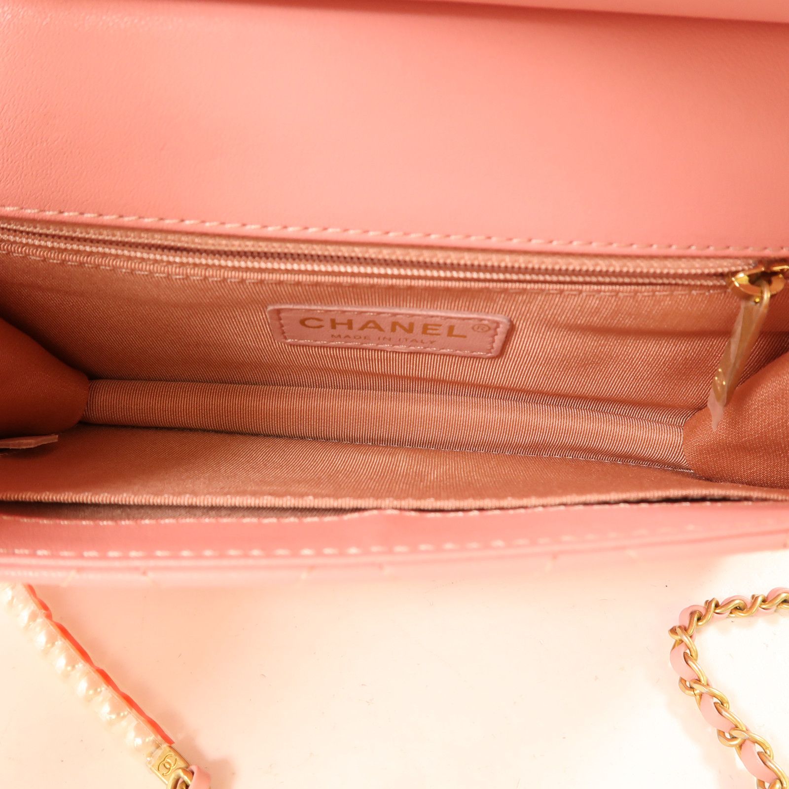 Chanel Pink Cowhide Leather Chain Shoulder Golden Shoulder Bag Powder Red Shoulder Bag Calfskin (cowhide)