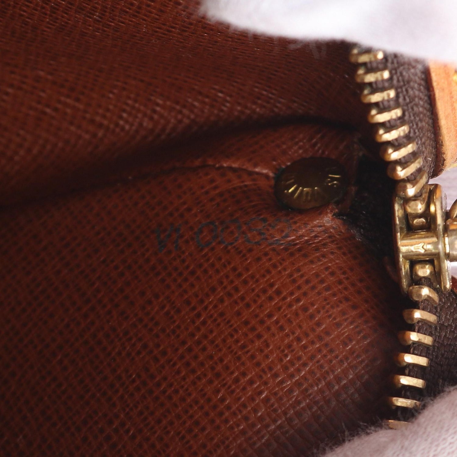 Louis Vuitton Drouot, Monogram