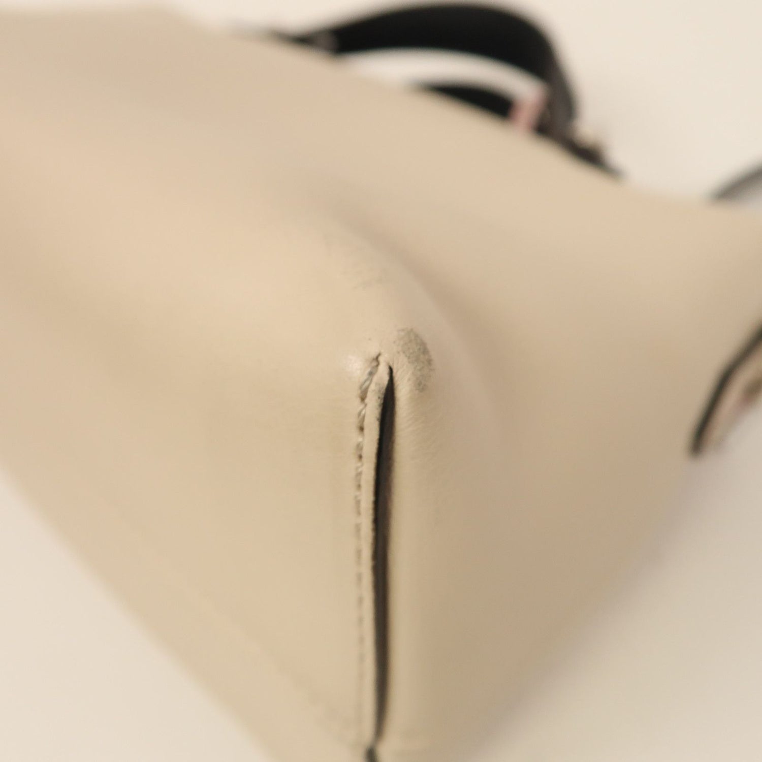 Fendi Sheepskin Leather By The Way Silver Hand-handed Shoulder Bag 2way Shoulder Bag Beige White Lambskin (sheep Leathe