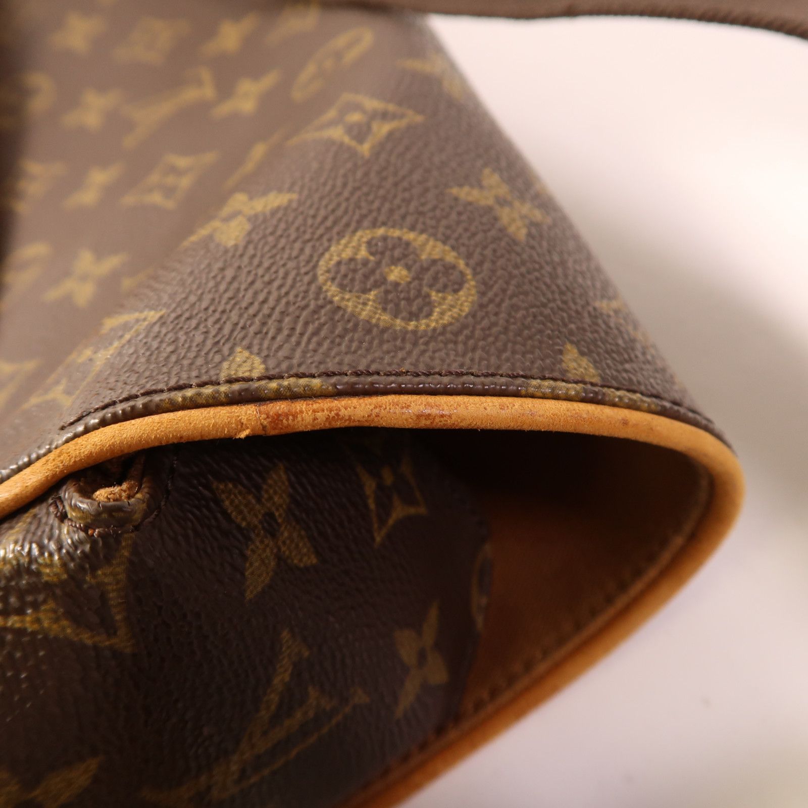 Louis Vuitton Abbesses Messenger, Monogram