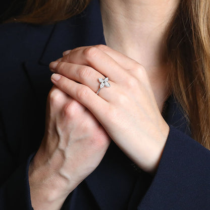 Louis Vuitton Star Blossom diamonds and gold ring