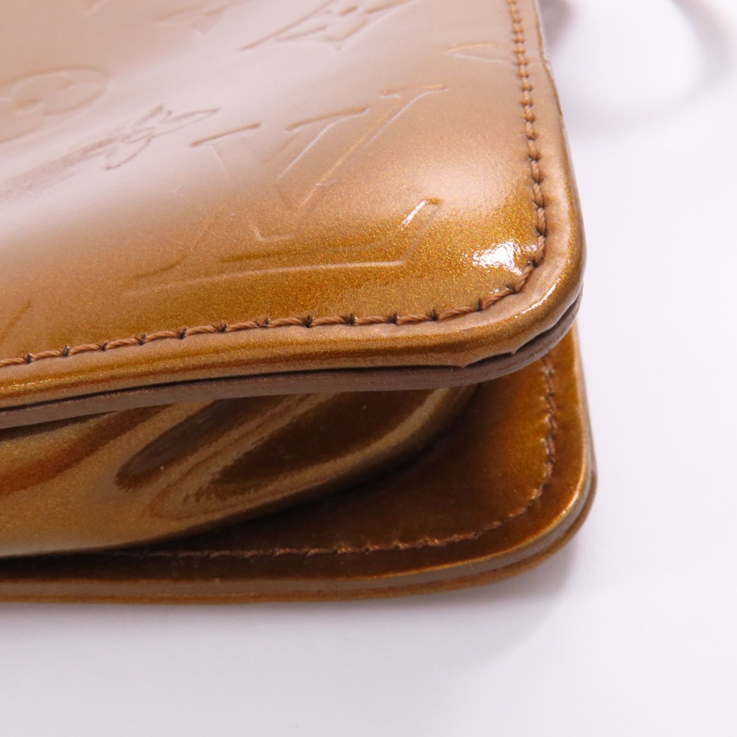 Louis Vuitton Vernis Monogram Venis Lexington Accessory Pouch Gold Handbag M 91010