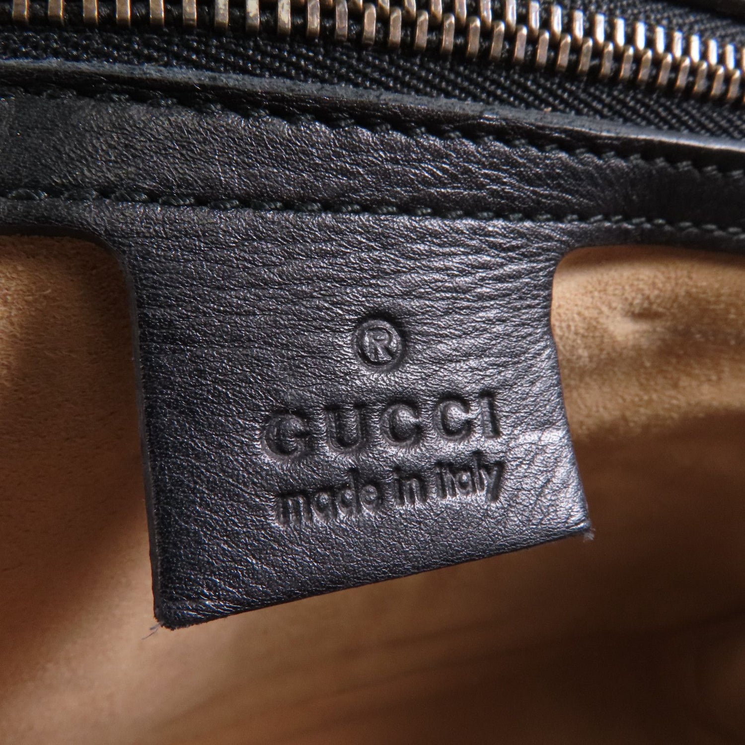 Gucci Cowhide Leather Gg Marmont Gold Cross Shoulder Bag Black Calfskin (cowhide) 443496