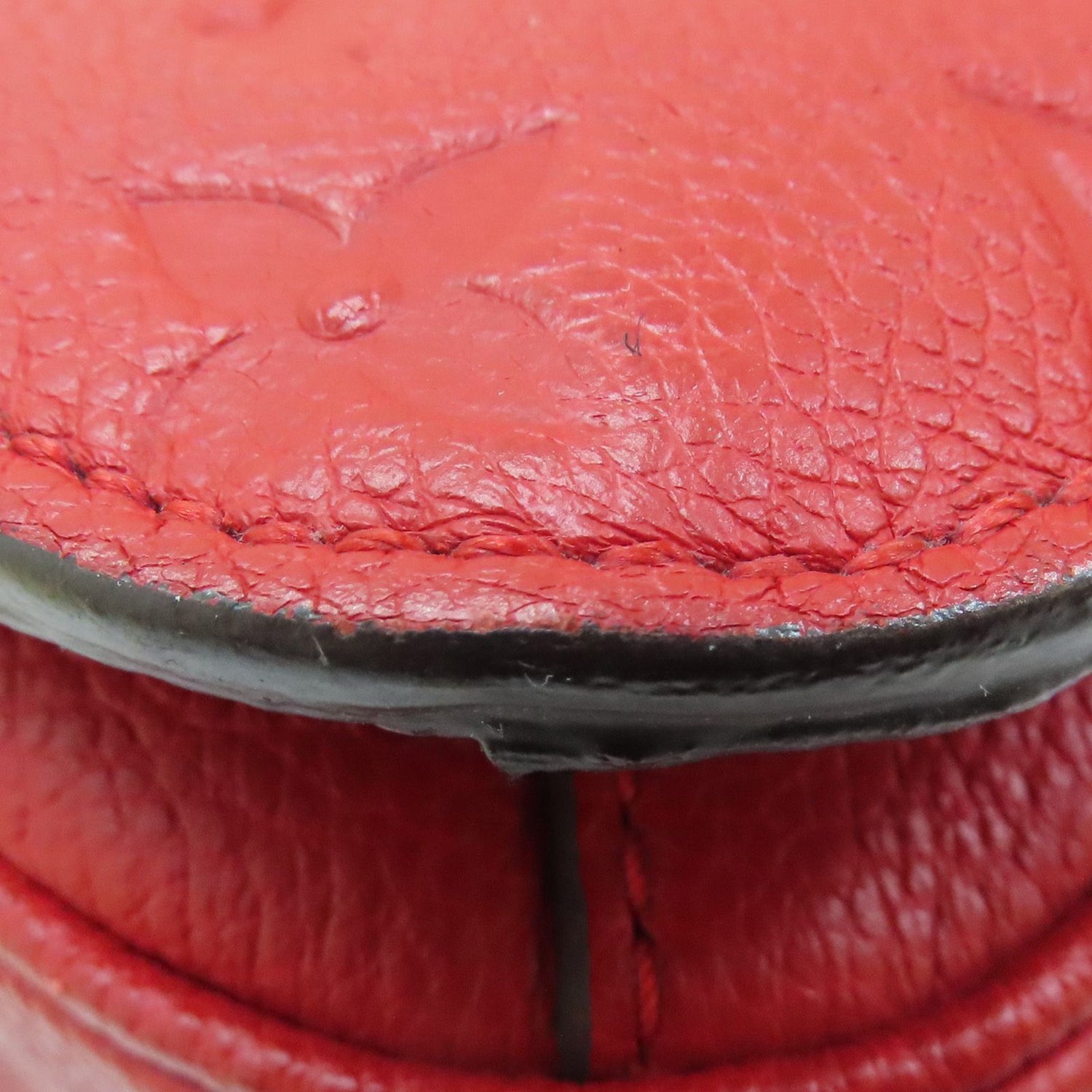 Louis Vuitton Pochette Metis, Empreinte