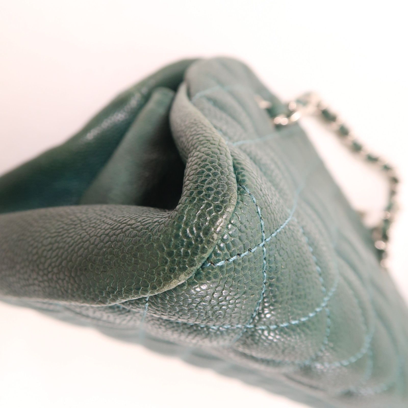 Chanel Green Cowhide Leather Chain Shoulder Silver Chain Shoulder Back Bag Calfskin (cowhide)