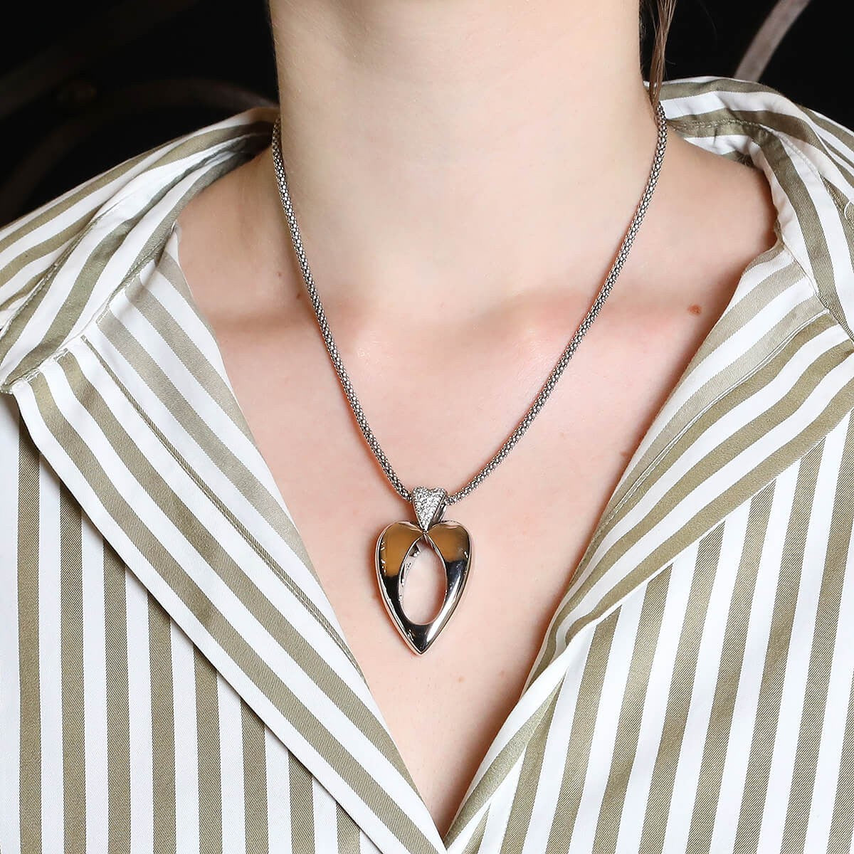 Piaget Coeur diamonds and gold necklace