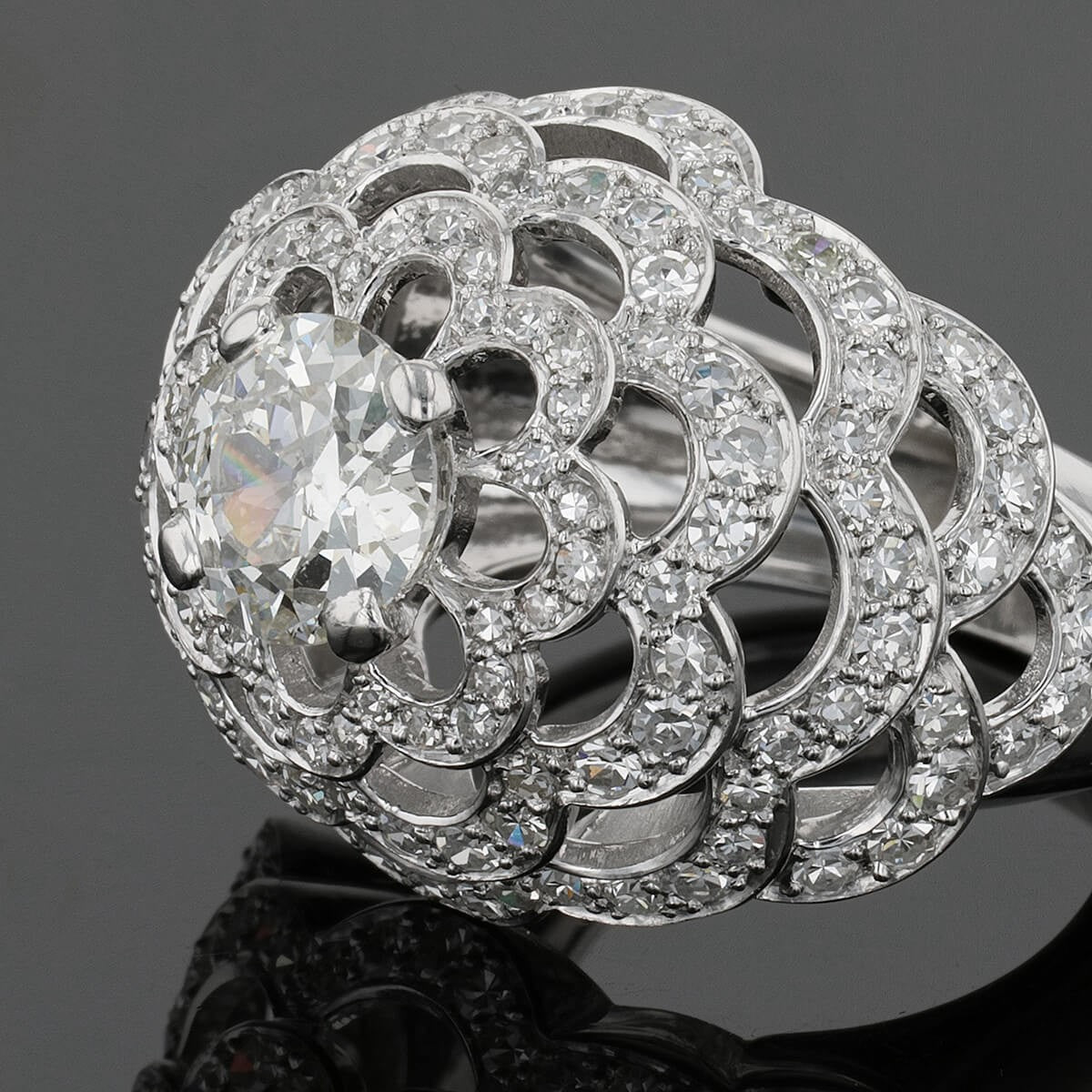 Platinum and diamonds ring