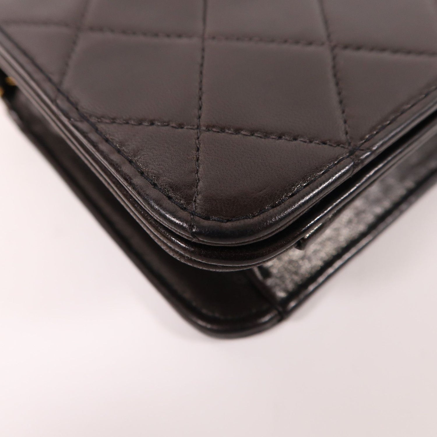 Chanel Black Sheepskin Leather Vintage Chain Shoulder Golden Chain Shoulder Back Bag Lambskin (sheep