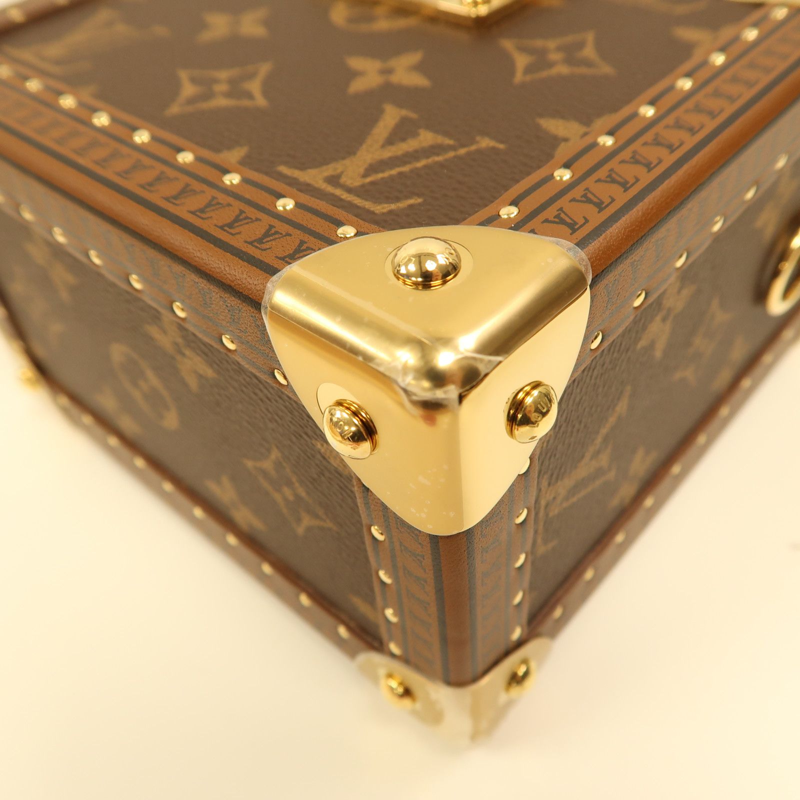 Louis Vuitton Monogram Camera Box Gold Hand-handed Shoulder Bag Color Brown 2way Shoulder Bag M 10079