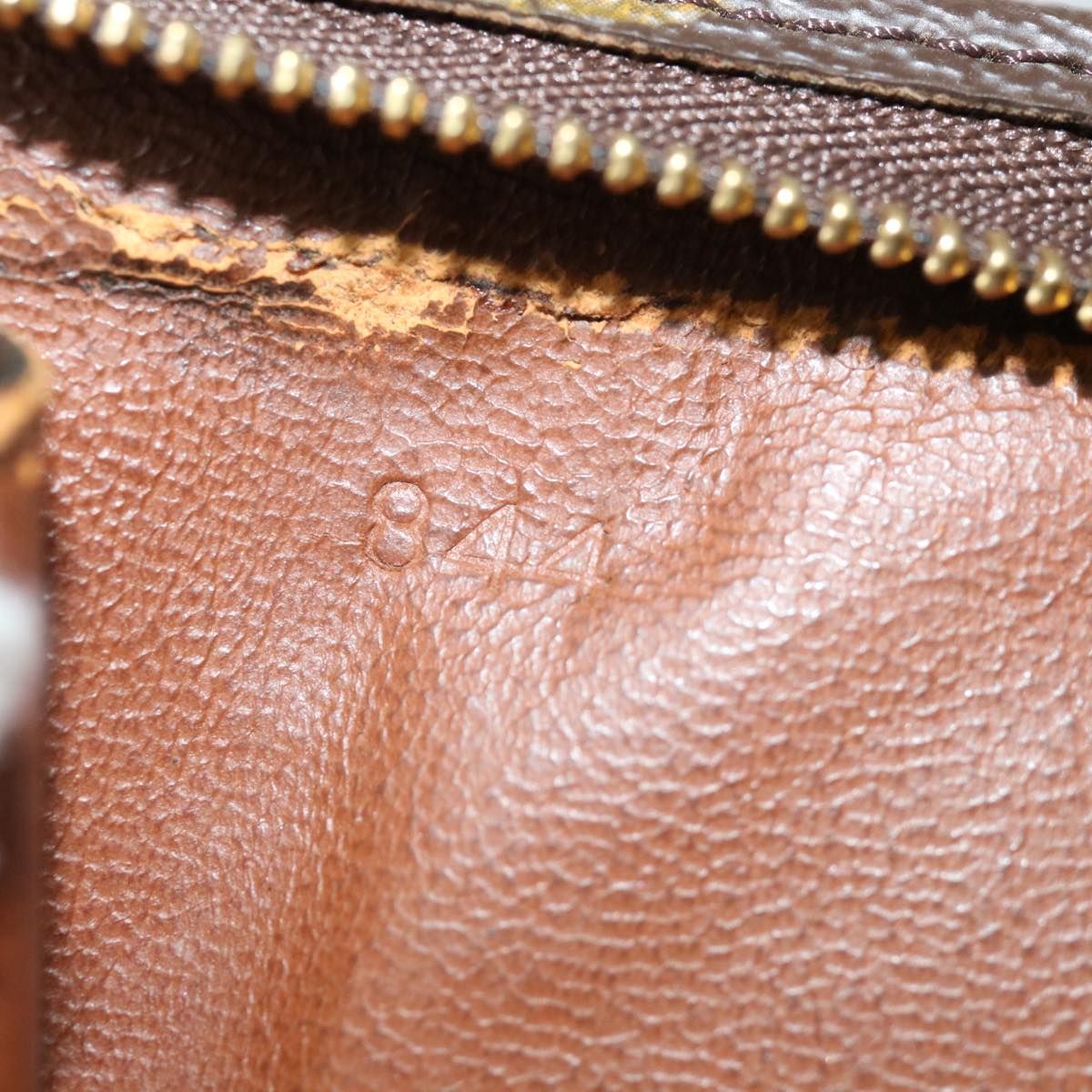 Louis Vuitton Poche Toilette 26, Monogram