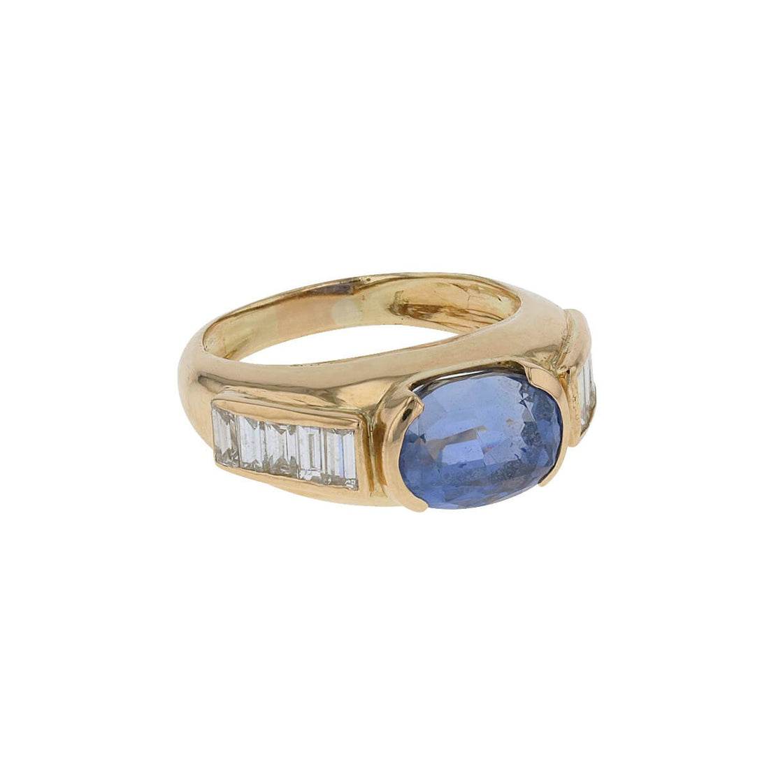 Sapphire, diamonds and gold ring