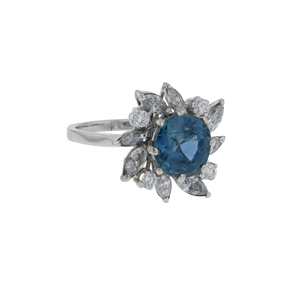 Sapphire, diamonds and gold ring