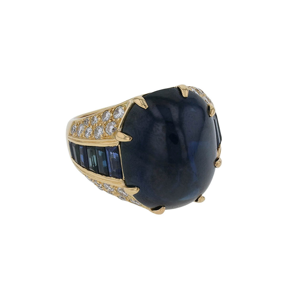 Sapphire, diamonds and gold ring