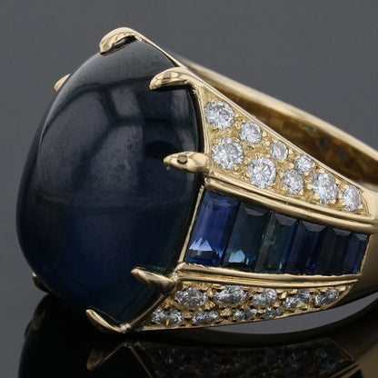 Sapphire, diamonds and gold ring