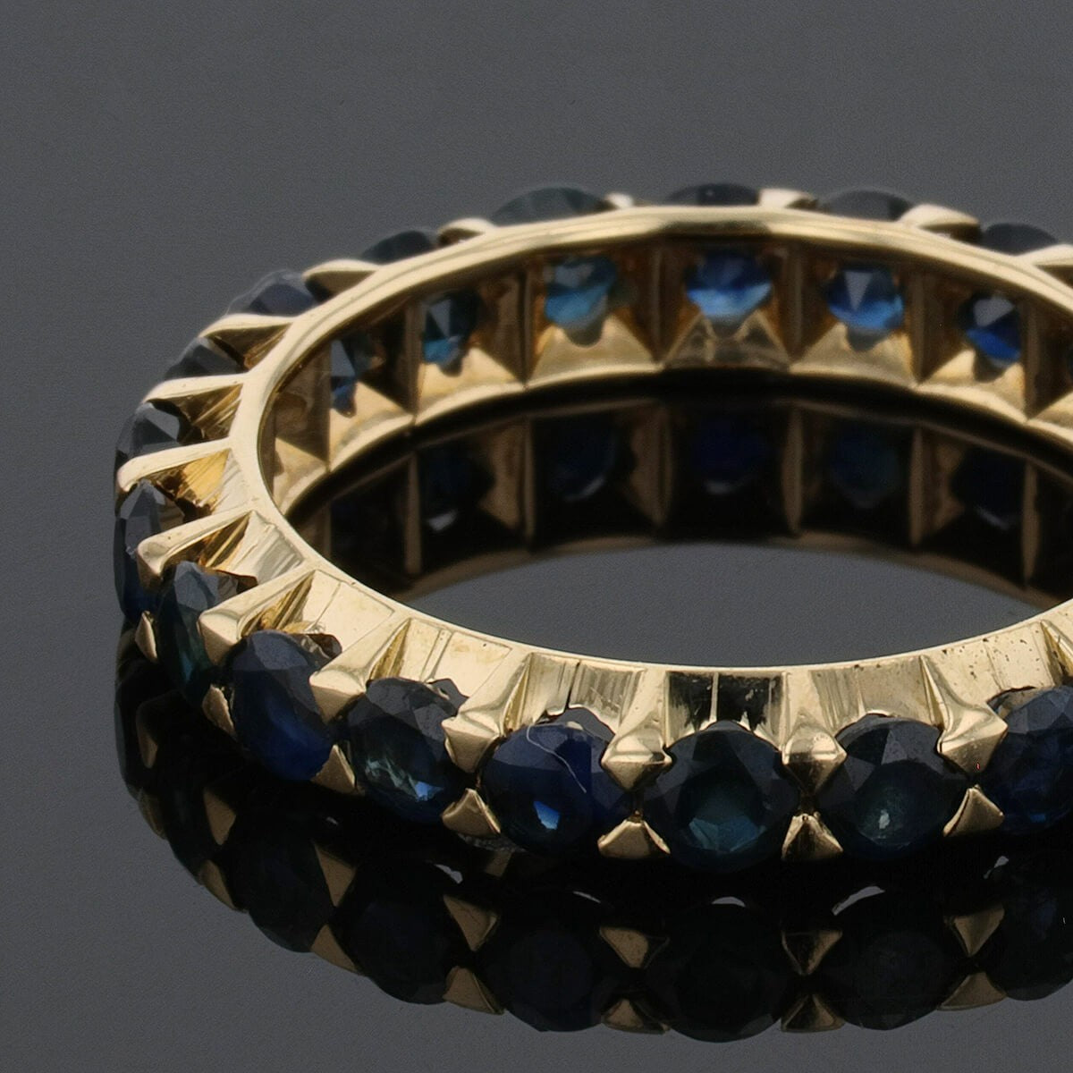 Sapphires and gold ring