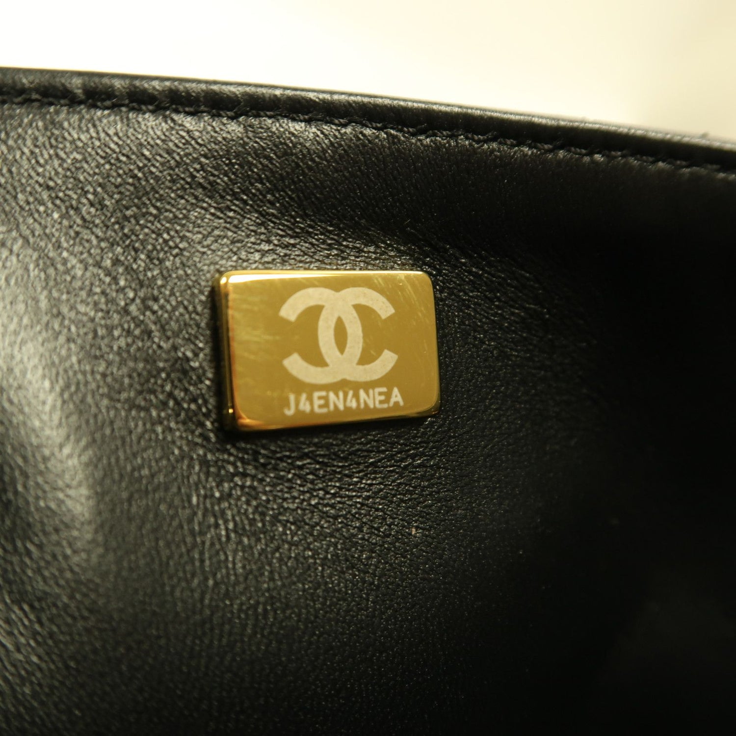 Chanel Black Sheepskin Leather Chain Shoulder Gold Leather Hand Grinded Shoulder And Back Bag Black 2way Shoulder