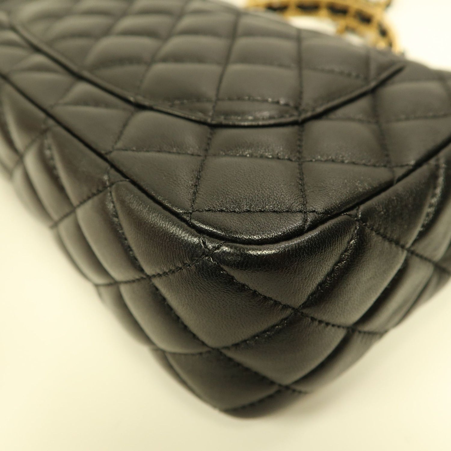 Chanel Black Sheepskin Leather Chain Shoulder Gold Leather Hand Grinded Shoulder And Back Bag Black 2way Shoulder