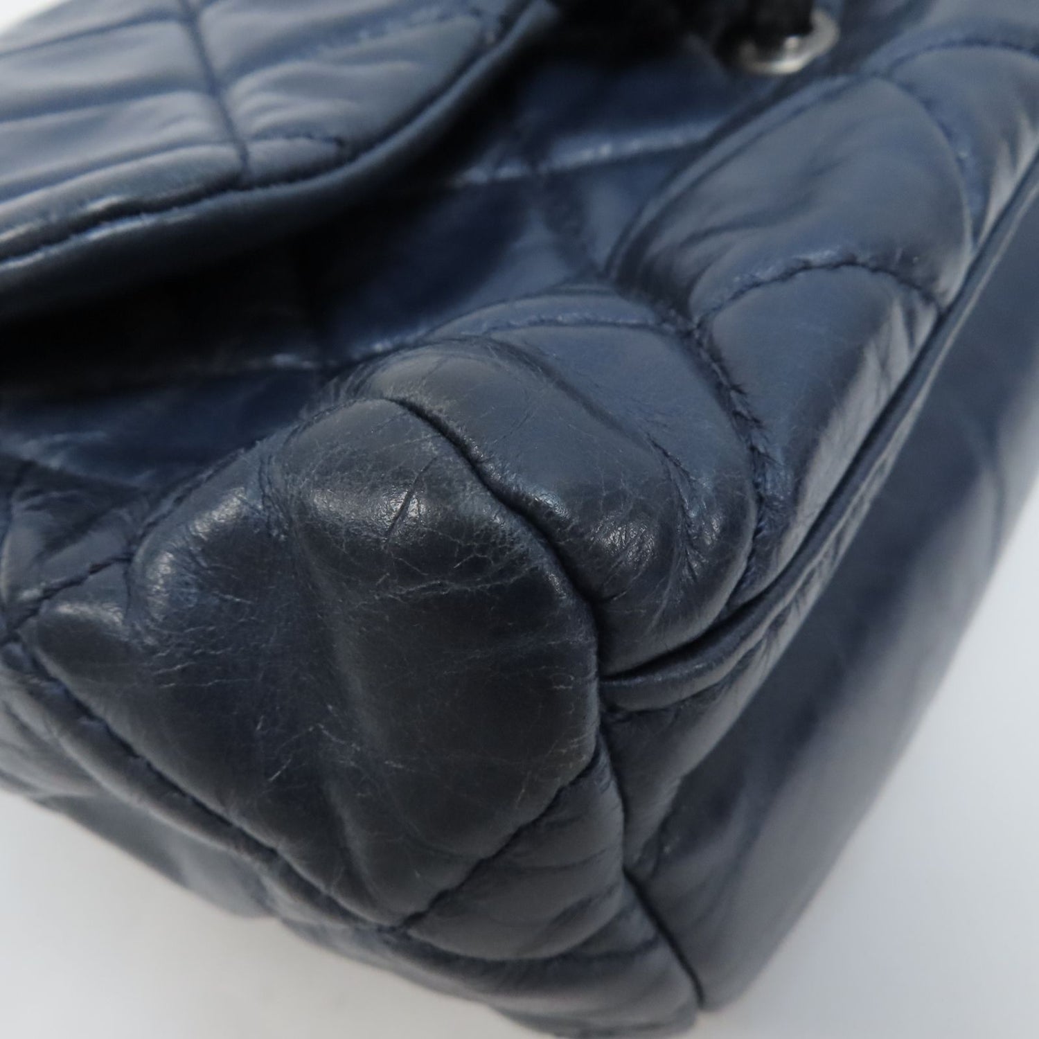 Chanel Blue Cowhide Leather Chain Shoulder Shoulder Back Bag Indigo S