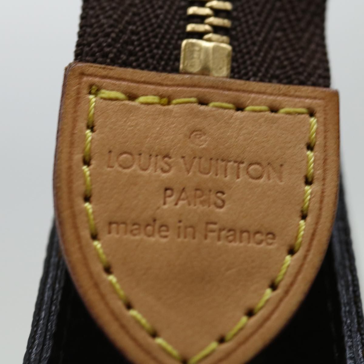 Louis Vuitton Poche Toilette 26, Monogram