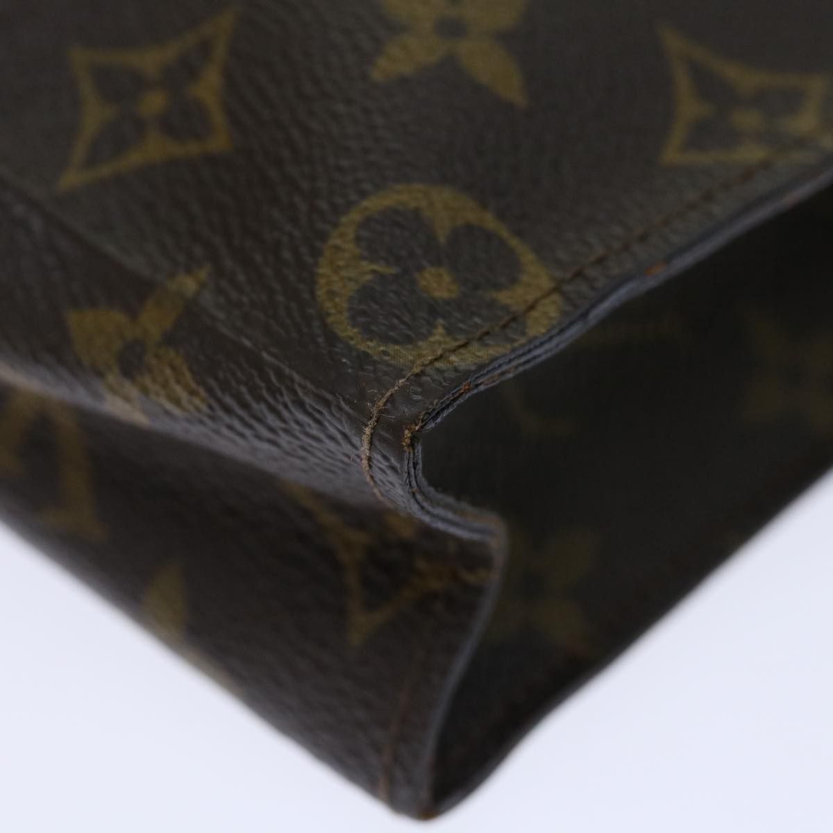 Louis Vuitton Poche Toilette 26, Monogram