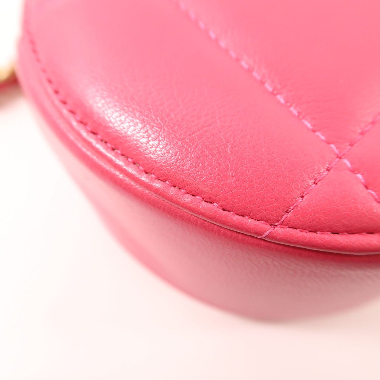 Chanel Pink Leather 19 Round Bag Hand-turn Shoulder Bag Powder Red 2way Shoulder Bag Leather