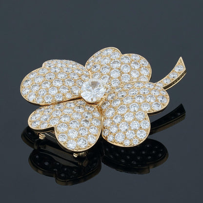 Van Cleef &amp; Arpels Cosmos diamonds and gold brooch