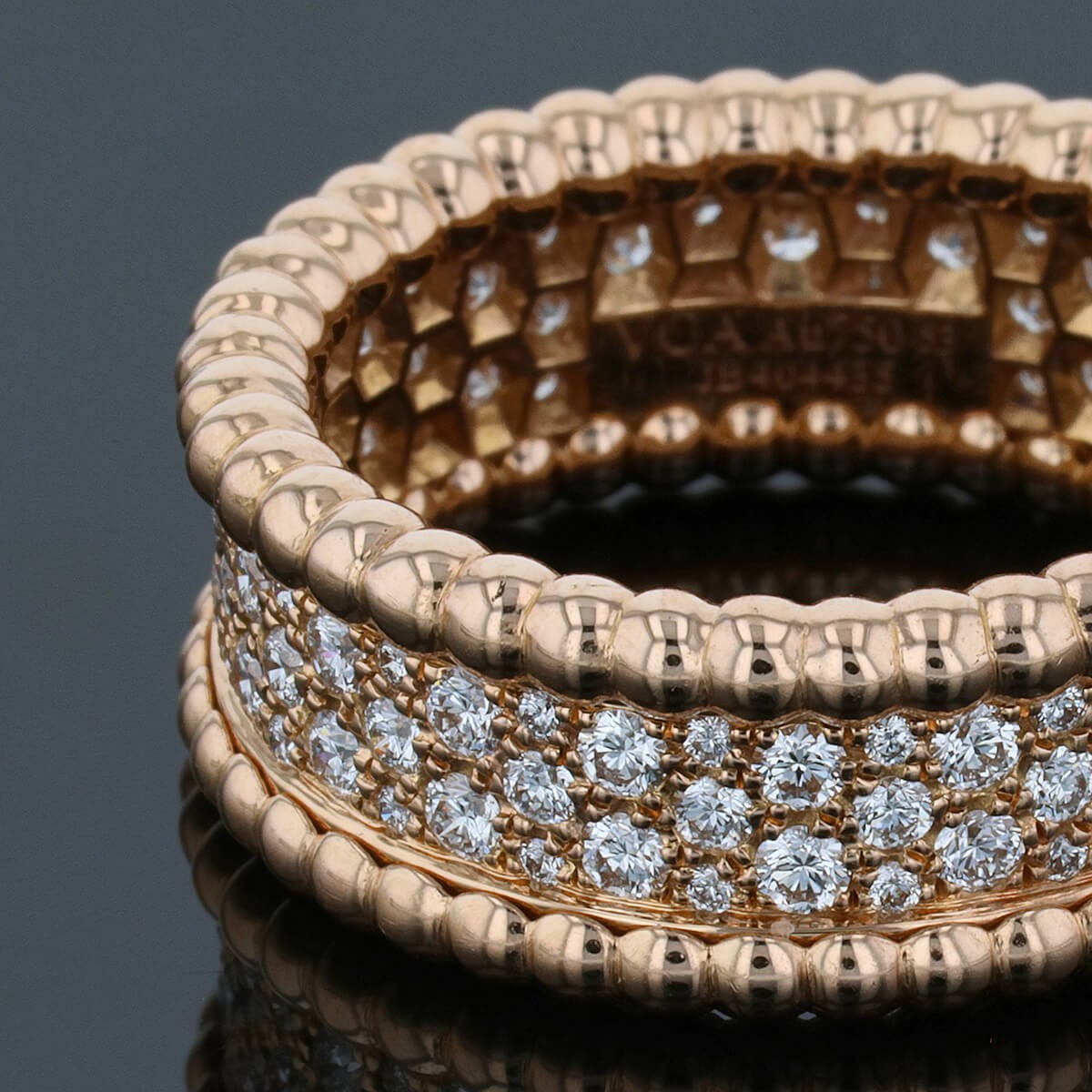 Van Cleef &amp; Arpels PerlŽe diamonds and gold ring