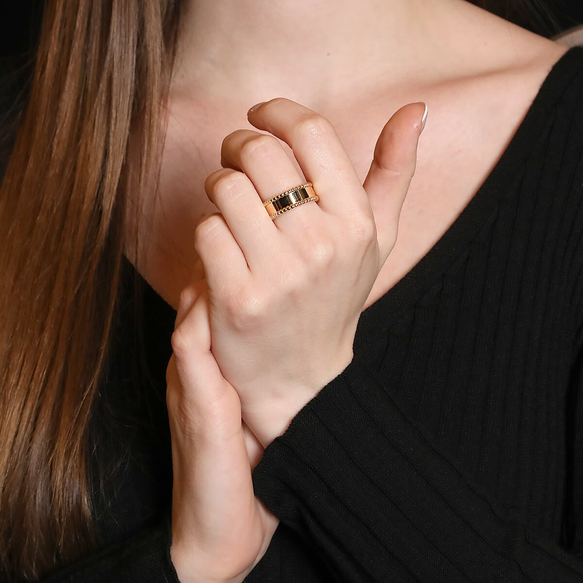 Van Cleef &amp; Arpels Perlee Signature and gold ring