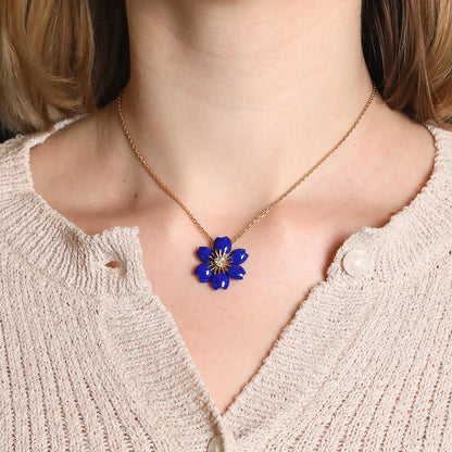 Van Cleef &amp; Arpels Rose de No‘l lapis lazuli, diamonds and gold necklace